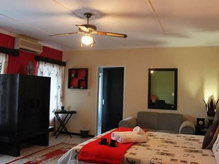 A Knights Rest Guesthouse Pretoria-Noord Dış mekan fotoğraf