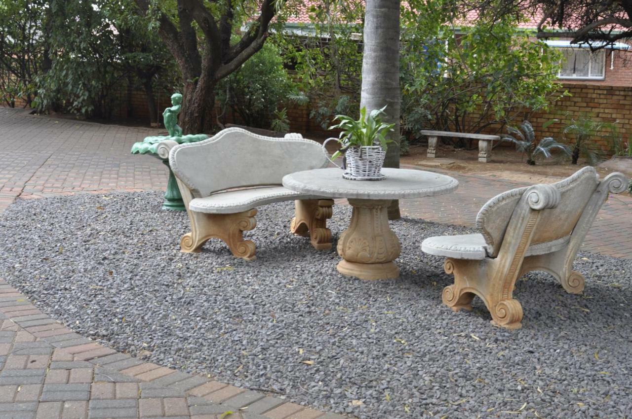 A Knights Rest Guesthouse Pretoria-Noord Dış mekan fotoğraf